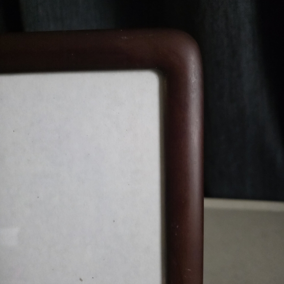 Lovely mid-century modern Walnut picture frame with easel stand. - Picture 3 of 9